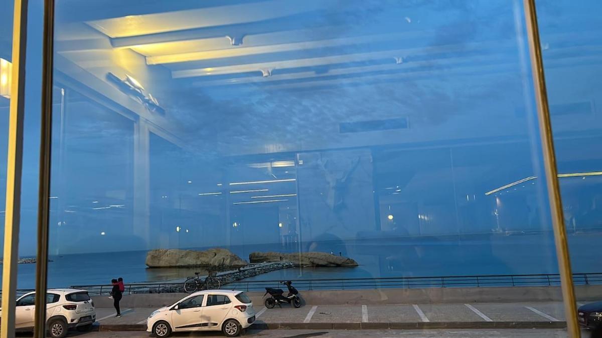 Duplex Terrasse Vue Mer Et Ville, Pieds Dans L'Eau Monastir